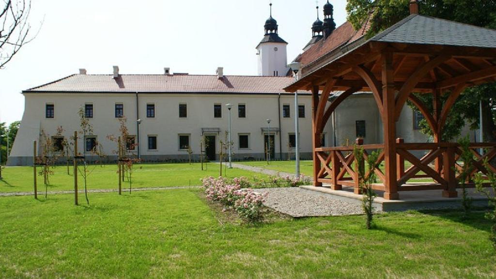 Hotel Sw. Norberta Nowe Brzesko Exterior photo